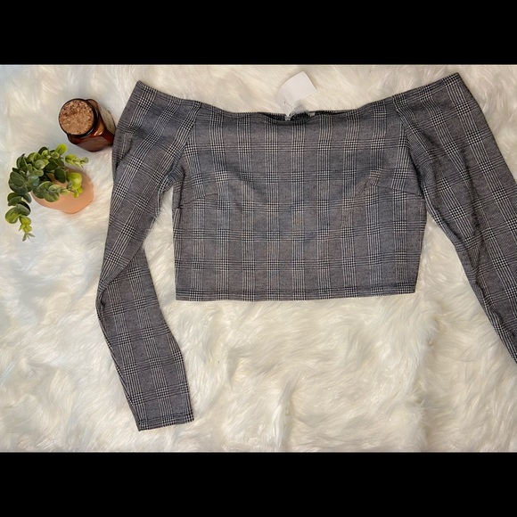 Charlotte Russe Crop Top - Picture 6 of 9